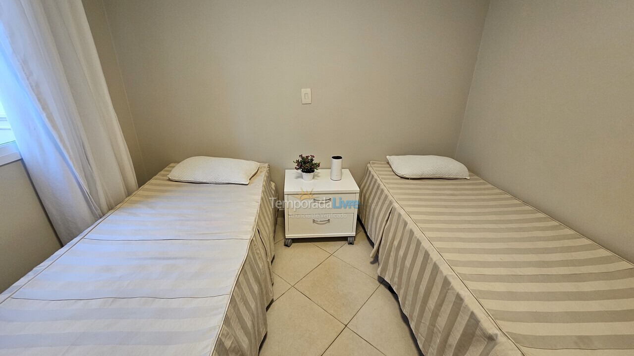 Casa para aluguel de temporada em Guarujá (Enseada)