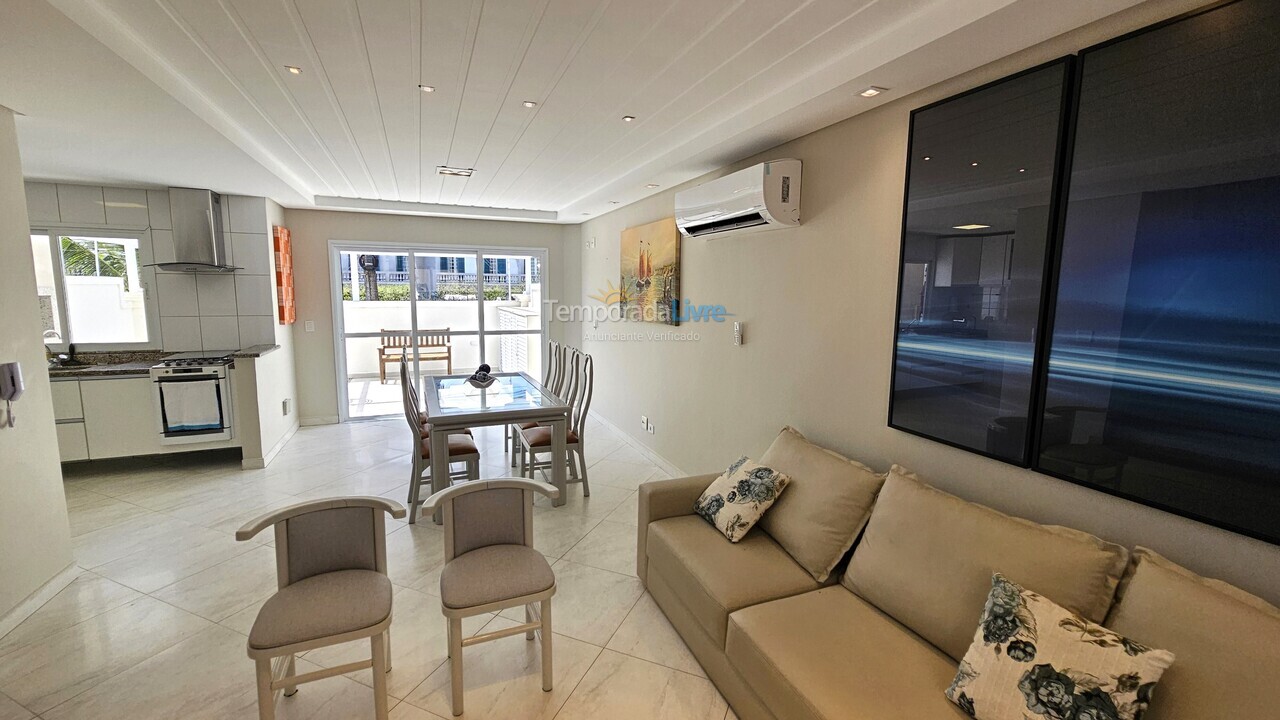 Casa para aluguel de temporada em Guarujá (Enseada)