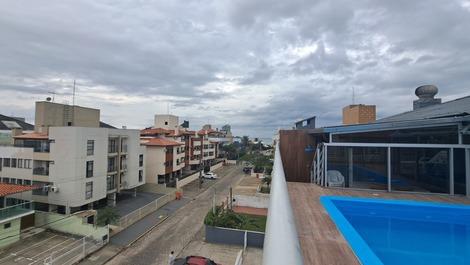 Piscina de excelente cobertura y asador privado - 257 mts