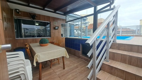 Piscina de excelente cobertura y asador privado - 257 mts