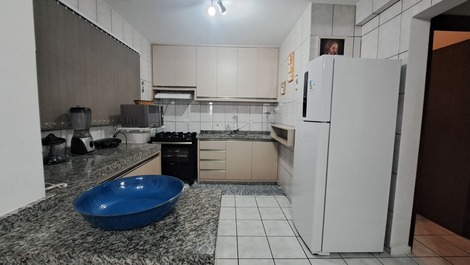 Piscina de excelente cobertura y asador privado - 257 mts