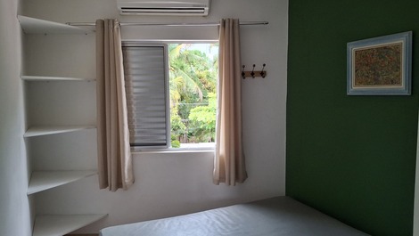 Apartamento en Playa Toninhas, Condominio Riviera Azul