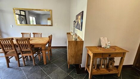 Apartamento Amplo | Praia Enseada | Garagem