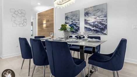 Hopede-se em uma casa com 7 quartos perto de Disney