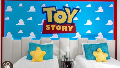 Hopede-se em uma casa com 7 quartos perto de Disney