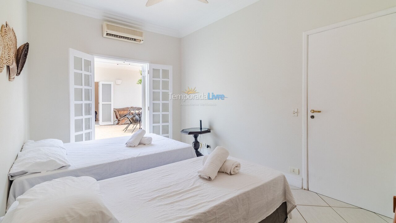 House for vacation rental in Guarujá (Praia do Pernambuco)