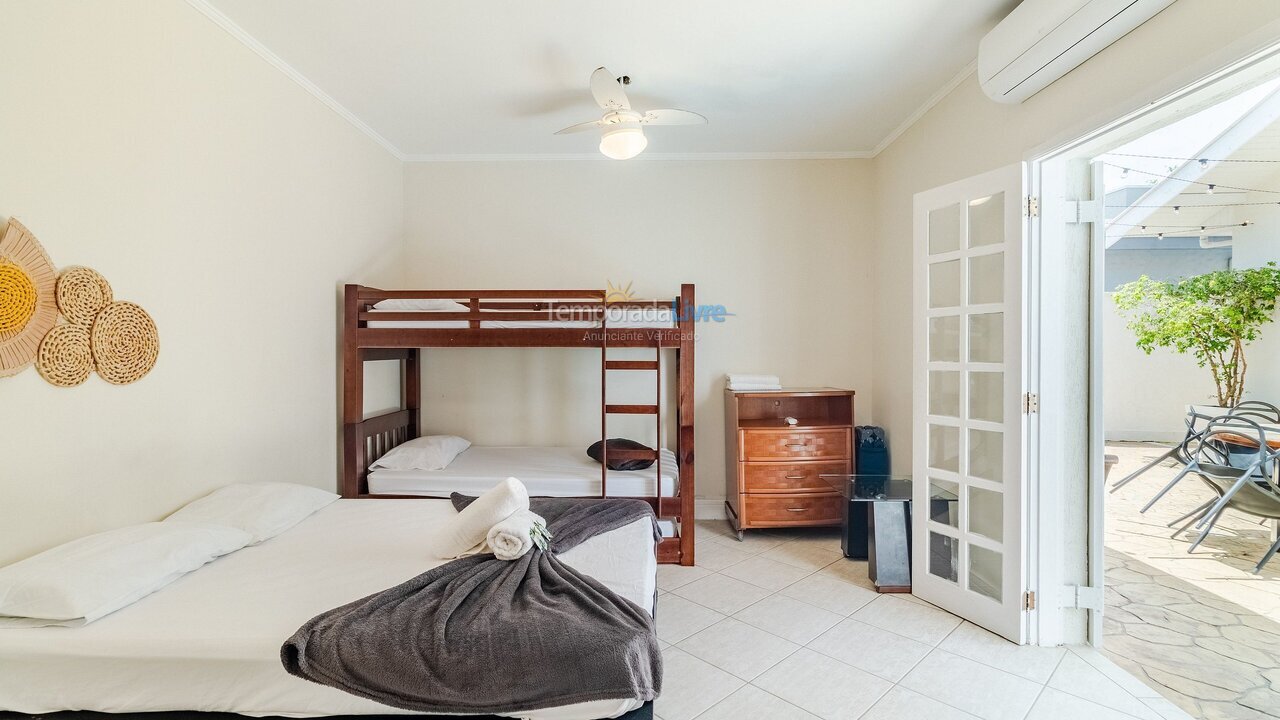 House for vacation rental in Guarujá (Praia do Pernambuco)