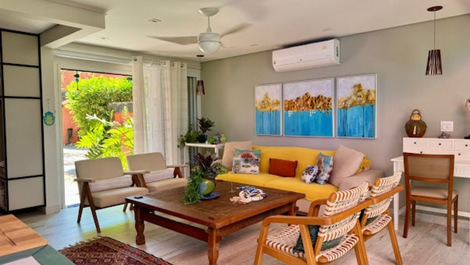 Casa en condominio cerrado en playa Juquehy.