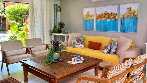 Casa en condominio cerrado en playa Juquehy.