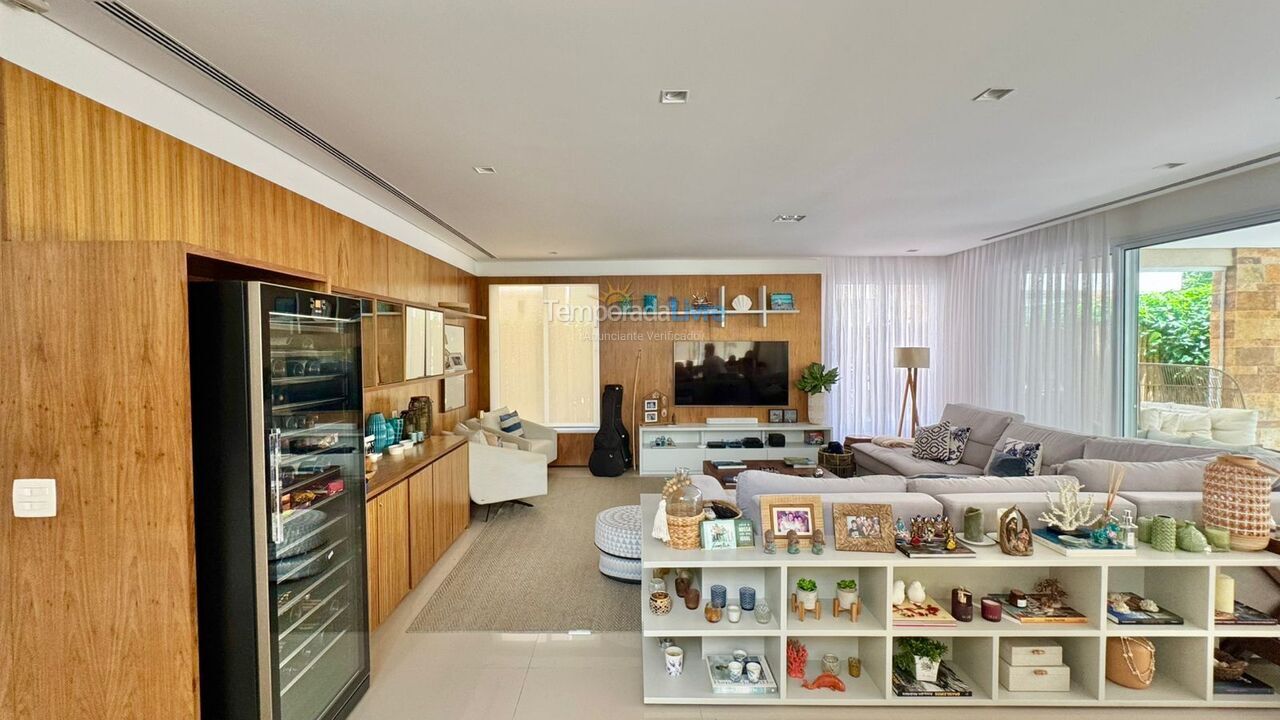 Casa para aluguel de temporada em São Sebastião (Praia da Baleia)