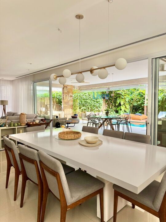 Casa para aluguel de temporada em São Sebastião (Praia da Baleia)