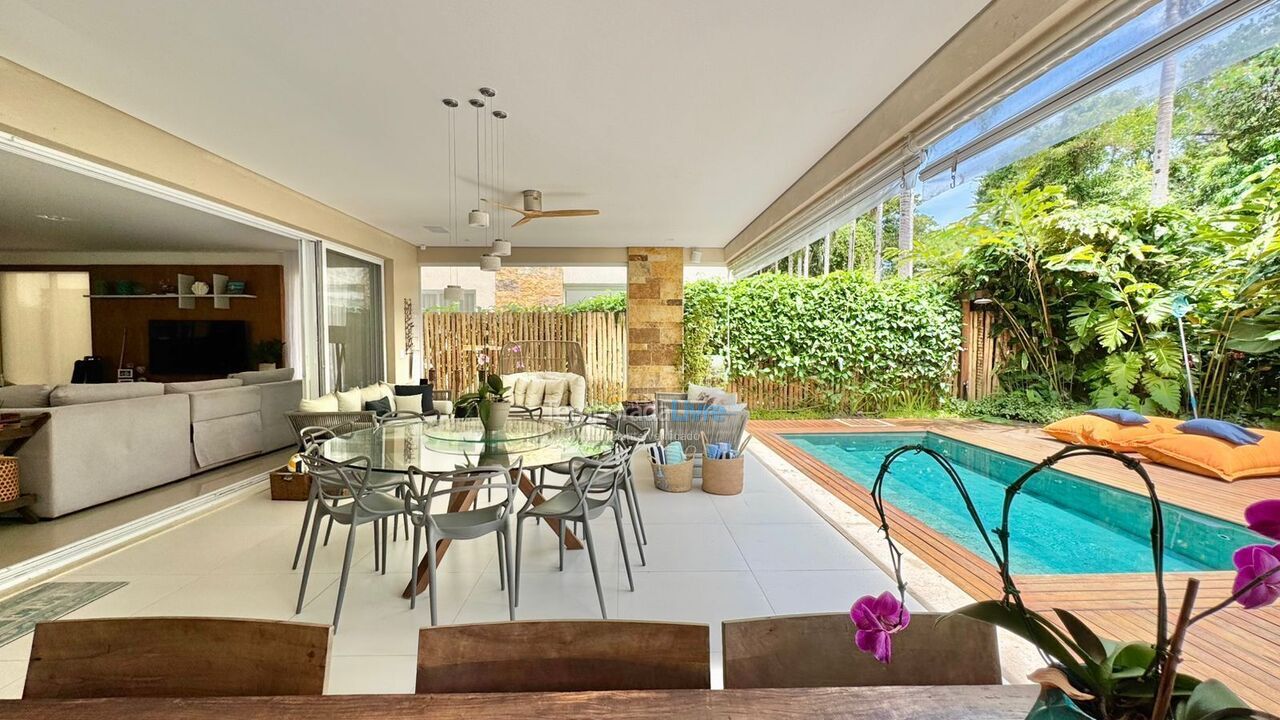 Casa para aluguel de temporada em São Sebastião (Praia da Baleia)