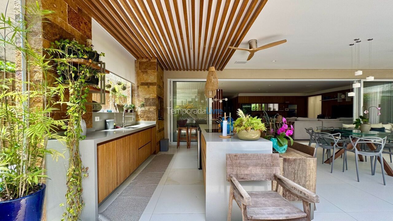 Casa para aluguel de temporada em São Sebastião (Praia da Baleia)