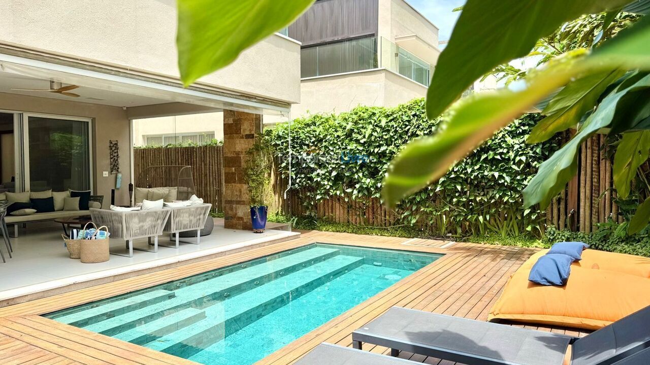 Casa para aluguel de temporada em São Sebastião (Praia da Baleia)