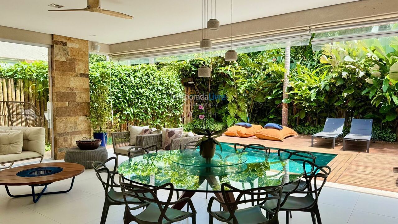 Casa para aluguel de temporada em São Sebastião (Praia da Baleia)