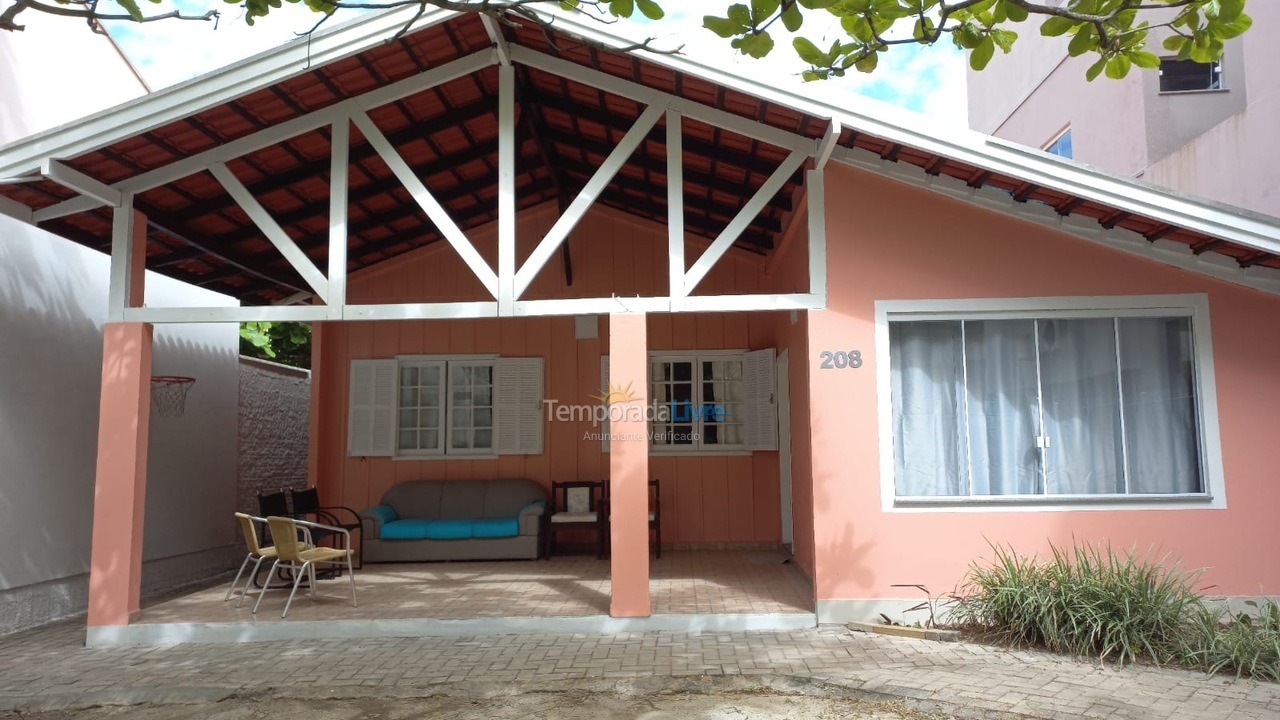 House for vacation rental in Bombinhas (Praia de Bombas)