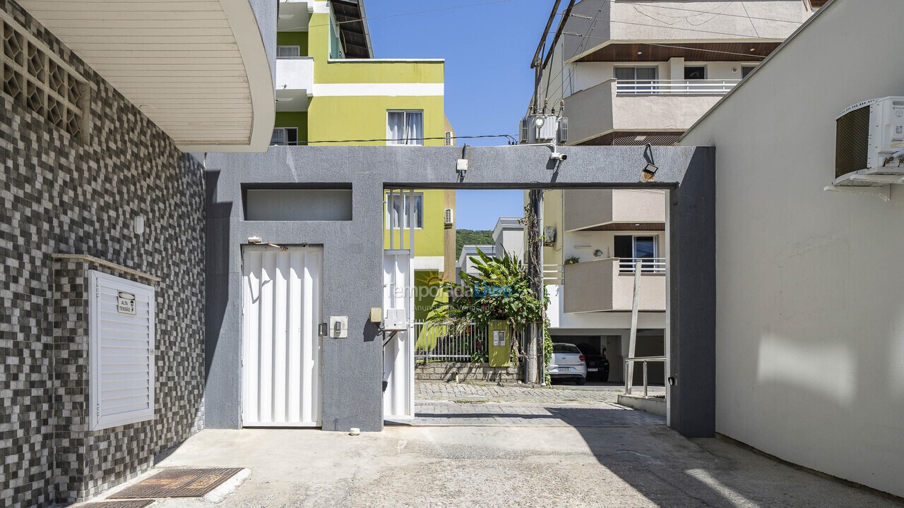 Apartamento para aluguel de temporada em Bombinhas (Praia de Bombas)
