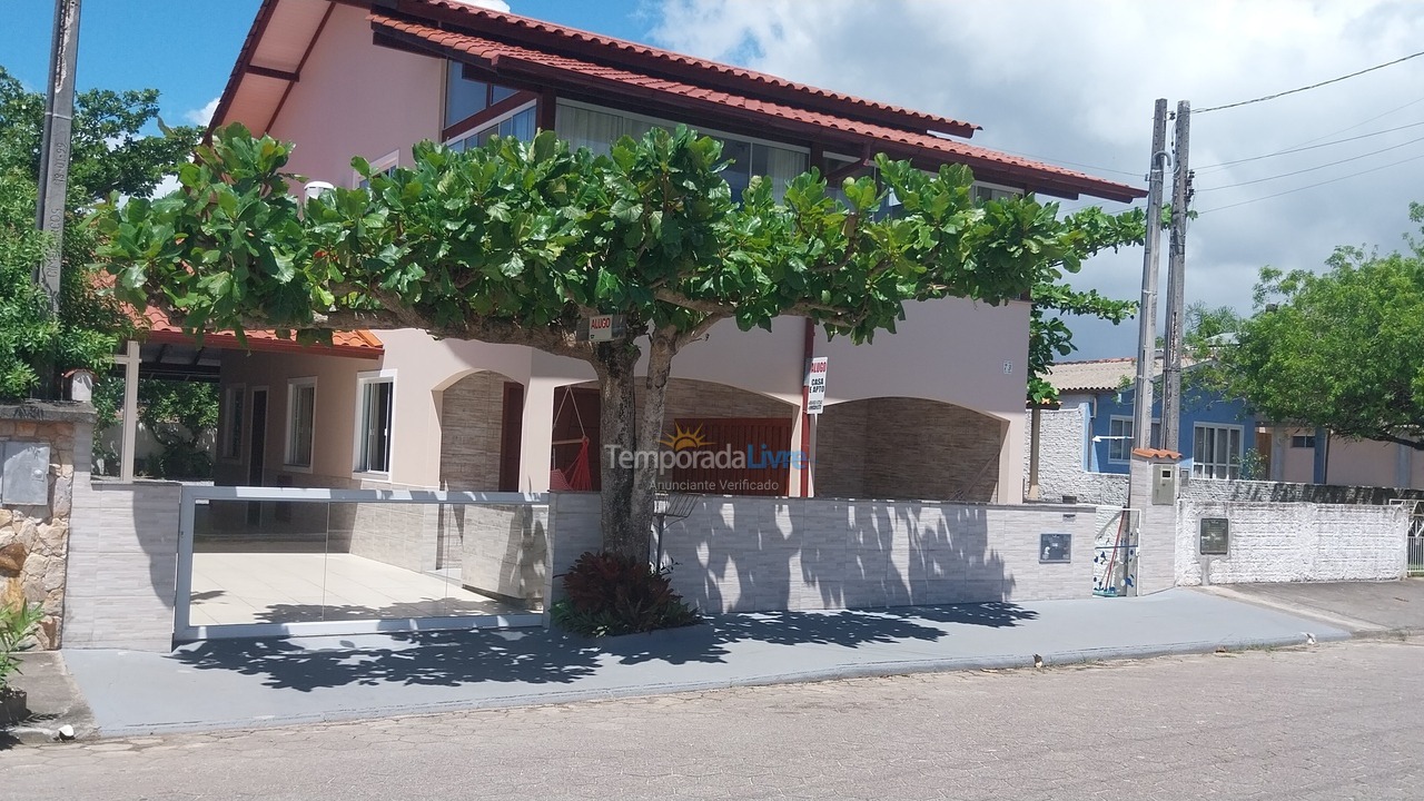 House for vacation rental in Palhoça (Praia da Pinheira)