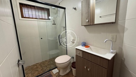 108 - Apartamento no centro de Bombinhas