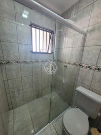 001F - Lindo apartamento com 1 dormitório no centro de Bombinhas.