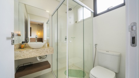 289 - apartamentos com 3 suítes em Bombinhas