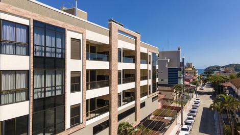 289 - apartamentos com 3 suítes em Bombinhas