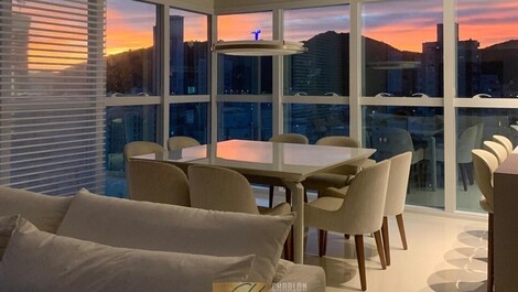 4 Suites de Lujo, 2 Estacionamientos, con Piscina, Torre Eleganza FG