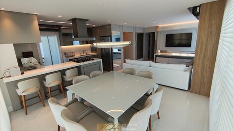 4 Suites de Lujo, 2 Estacionamientos, con Piscina, Torre Eleganza FG