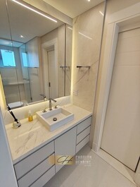 4 Suites de Lujo, 2 Estacionamientos, con Piscina, Torre Eleganza FG