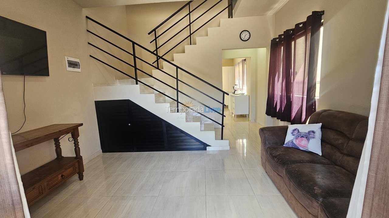 Casa para alquiler de vacaciones em Bombinhas (Praia de Zimbros)