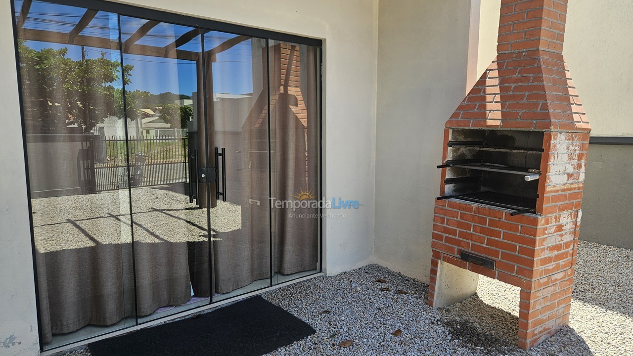 Casa para alquiler de vacaciones em Bombinhas (Praia de Zimbros)