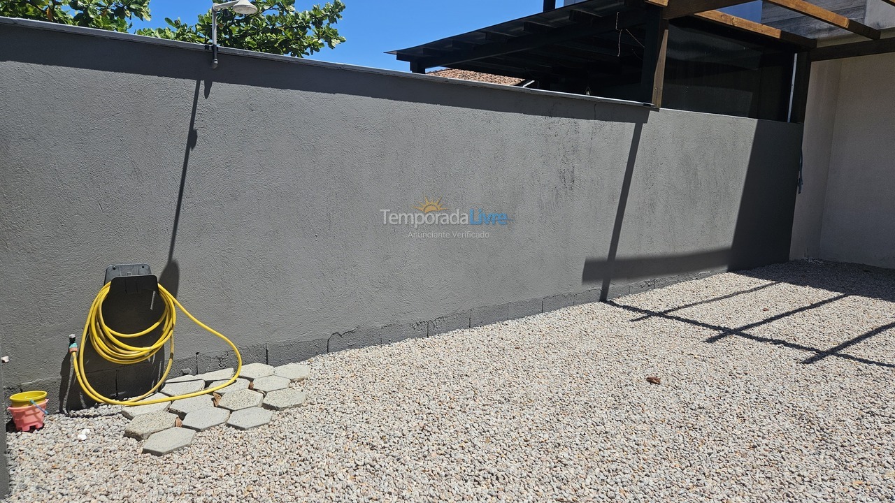 Casa para alquiler de vacaciones em Bombinhas (Praia de Zimbros)