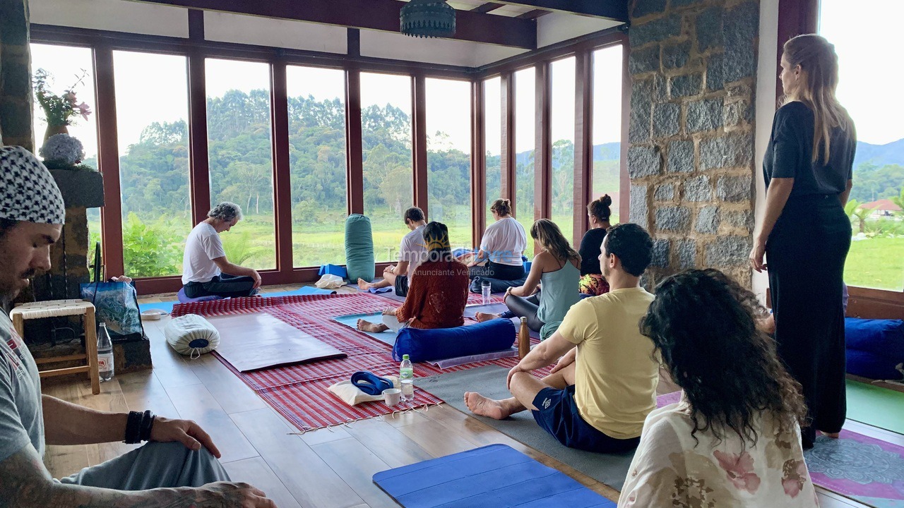 Casa para aluguel de temporada em Cunha (Divisa de Estados)