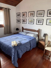 Casa Hortênsia com lago 300m da estrada Cunha-Paraty