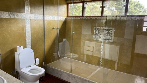 Casa Hortênsia com lago 300m da estrada Cunha-Paraty