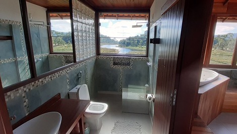 Casa Hortênsia com lago 300m da estrada Cunha-Paraty