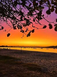 Por do sol na enseada