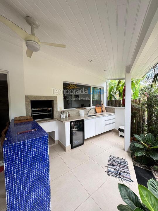 Casa para aluguel de temporada em São Sebastião (Camburizinho)