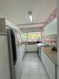 Casa Disponível para Locação, 50 metros da PRAIA DA BALEIA.