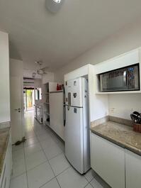 Casa Disponível para Locação, 50 metros da PRAIA DA BALEIA.