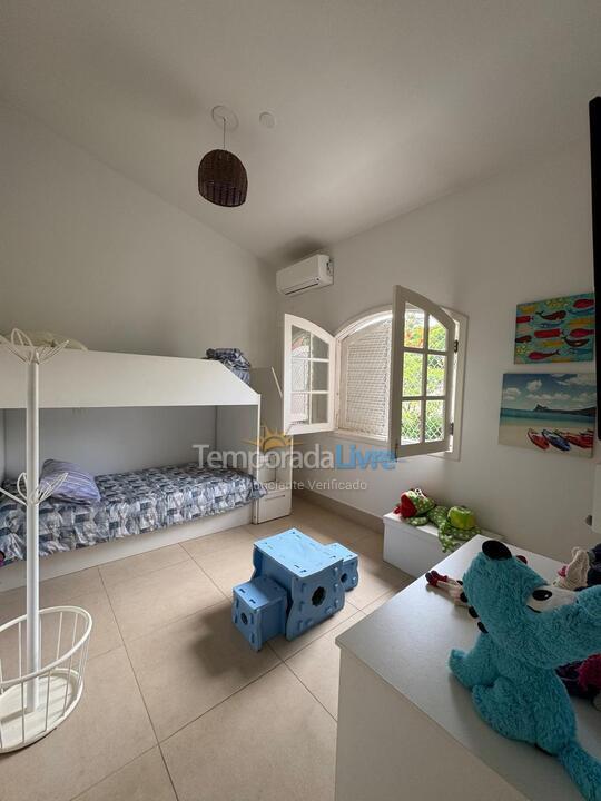 Casa para aluguel de temporada em São Sebastião (Camburizinho)