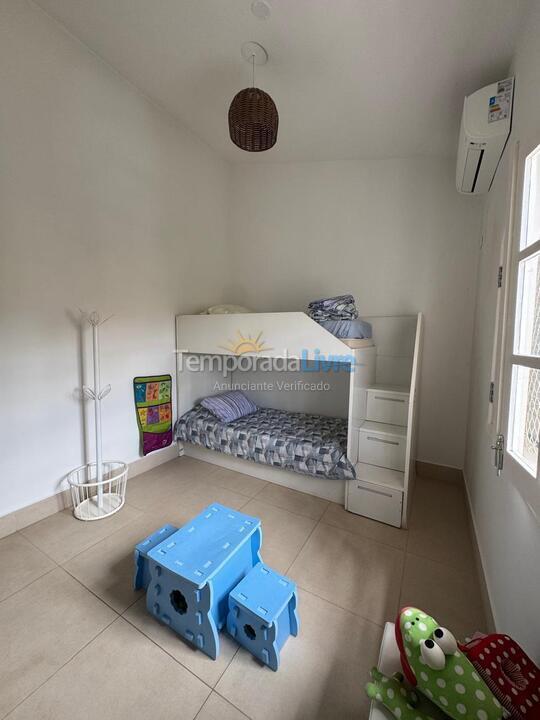 Casa para aluguel de temporada em São Sebastião (Camburizinho)