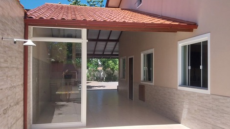 House and apartment for rent on the beach with open sea.