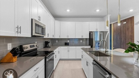 Linda casa em condomínio fechado próximo a Disney