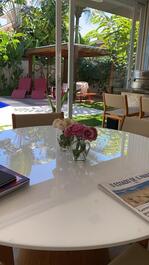 Residência em Condomínio Exclusivo na Praia da BALEIA.