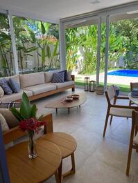 Residência em Condomínio Exclusivo na Praia da BALEIA.