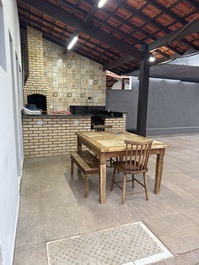 Amplia casa con piscina, a 300m de la playa.