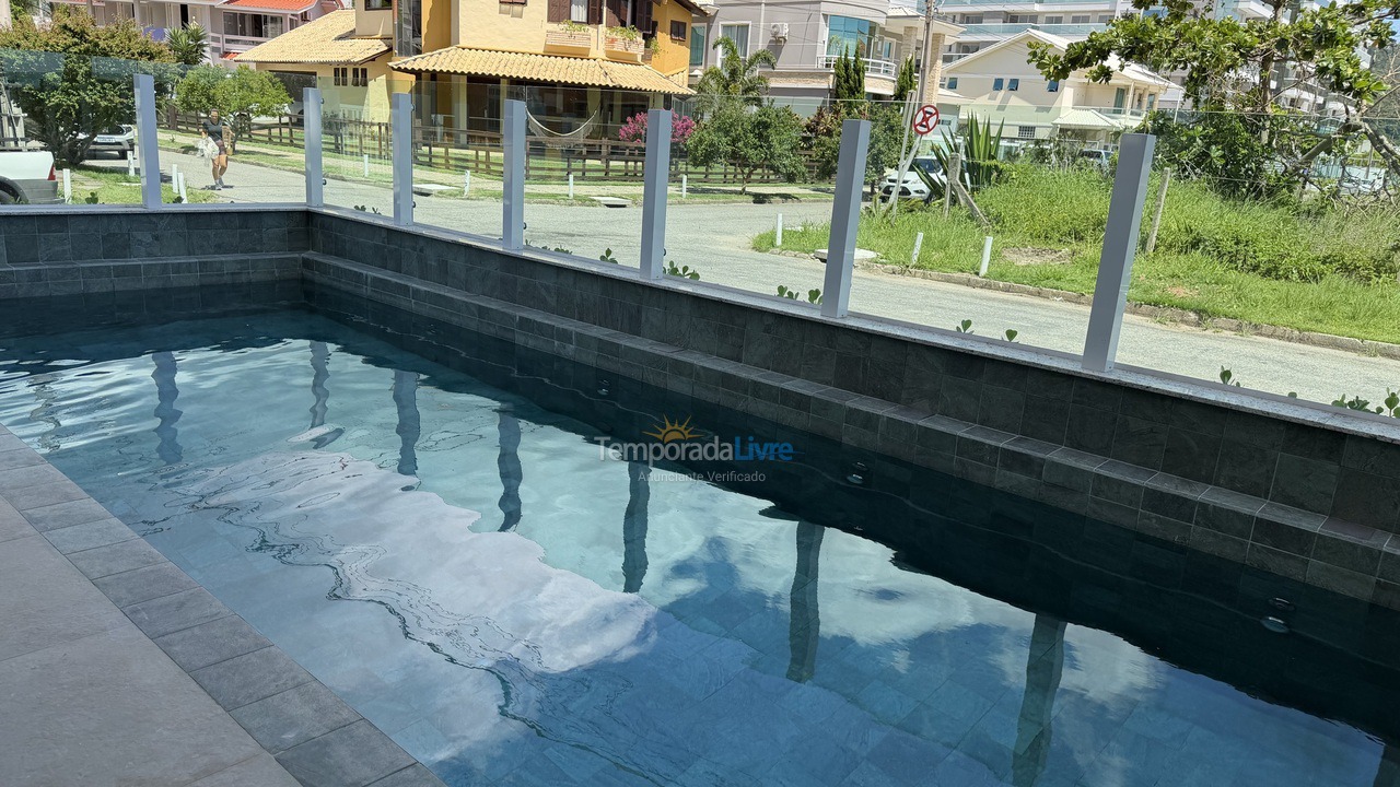 Apartamento para alquiler de vacaciones em Governador Celso Ramos (Praia de Palmas)