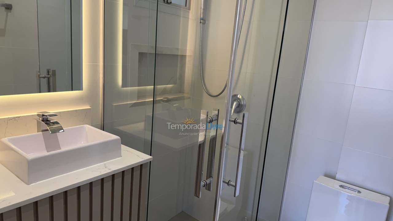 Apartamento para alquiler de vacaciones em Governador Celso Ramos (Praia de Palmas)