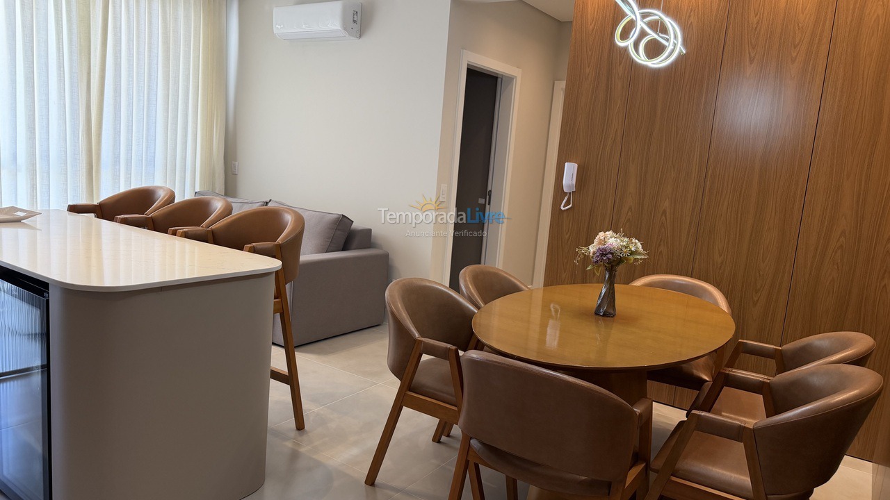 Apartamento para alquiler de vacaciones em Governador Celso Ramos (Praia de Palmas)